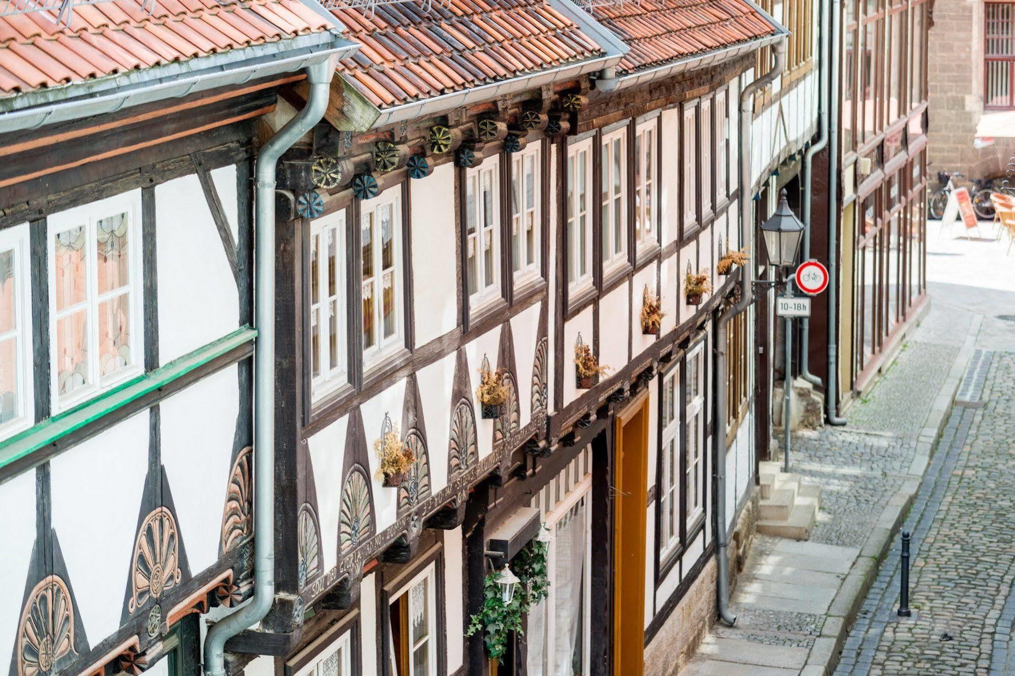 Apartmenthaus Im Stieg เควดลินบวร์ก ภายนอก รูปภาพ