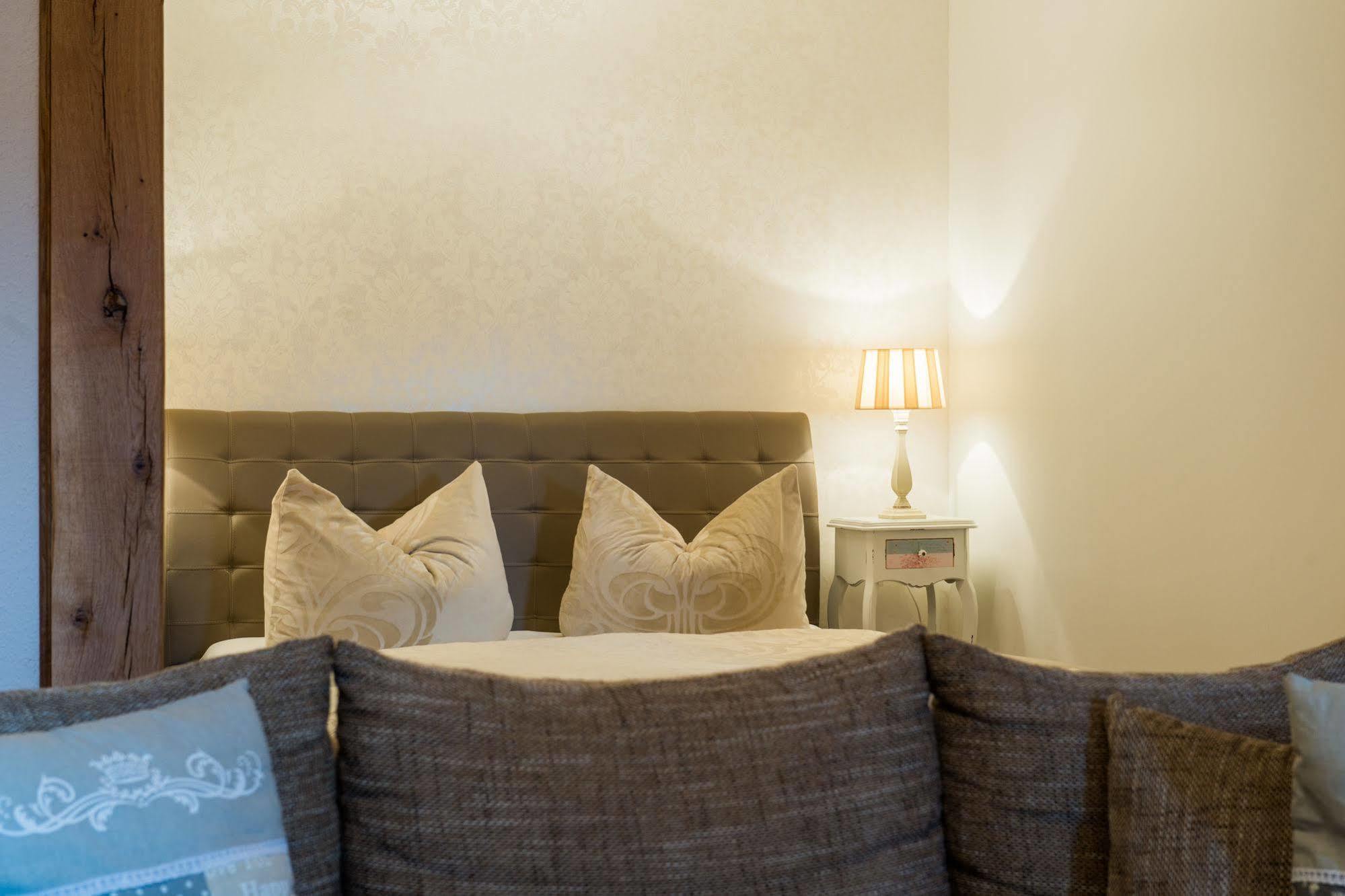 Apartmenthaus Im Stieg เควดลินบวร์ก ภายนอก รูปภาพ