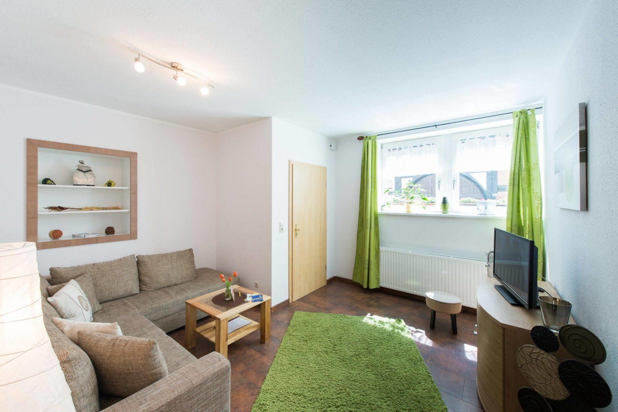 Apartmenthaus Im Stieg เควดลินบวร์ก ภายนอก รูปภาพ