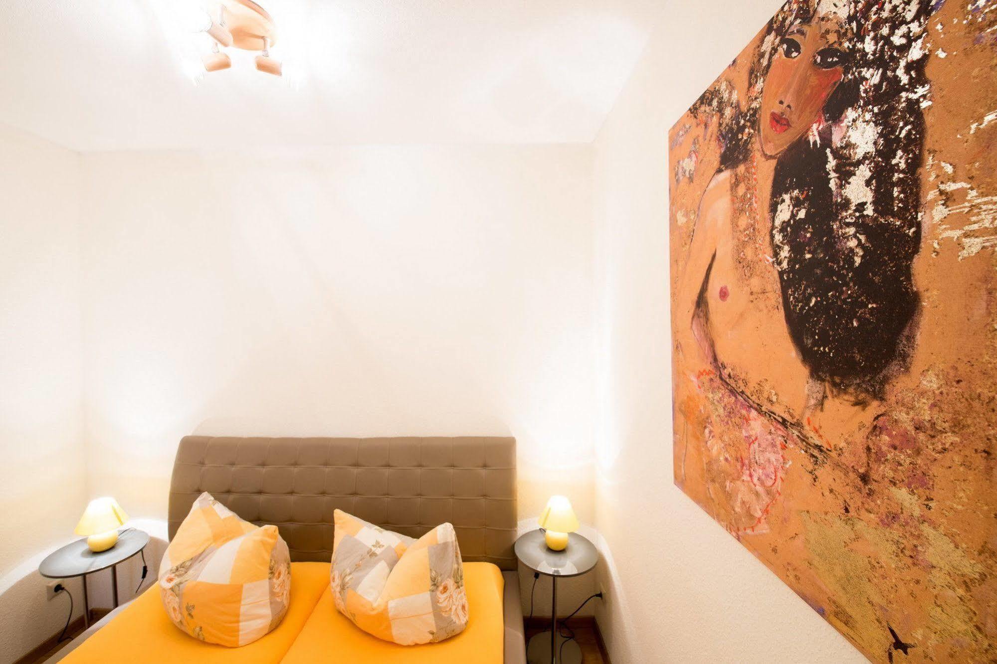 Apartmenthaus Im Stieg เควดลินบวร์ก ภายนอก รูปภาพ